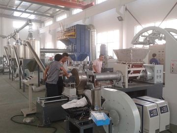 China máquina de goma del extrusor 800-1000kg/H con el regulador de temperatura del molde fábrica