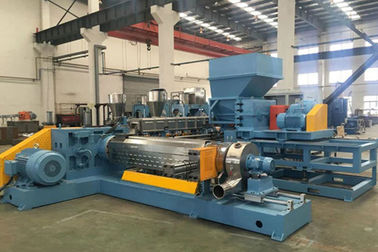 China Sistema caliente de reciclaje plástico del corte de la refrigeración por aire de la máquina del granulador del mezclador fábrica