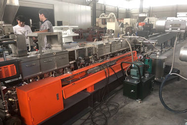 China Reciclando la línea máquina de la protuberancia de la granulación del Pvc para los gránulos plásticos fábrica